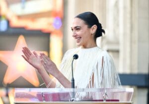 Gal Gadot Recibe una Estrella en el Paseo de la Fama de Hollywood