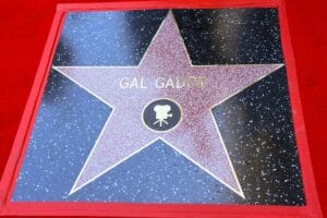 Gal Gadot Recibe una Estrella en el Paseo de la Fama de Hollywood