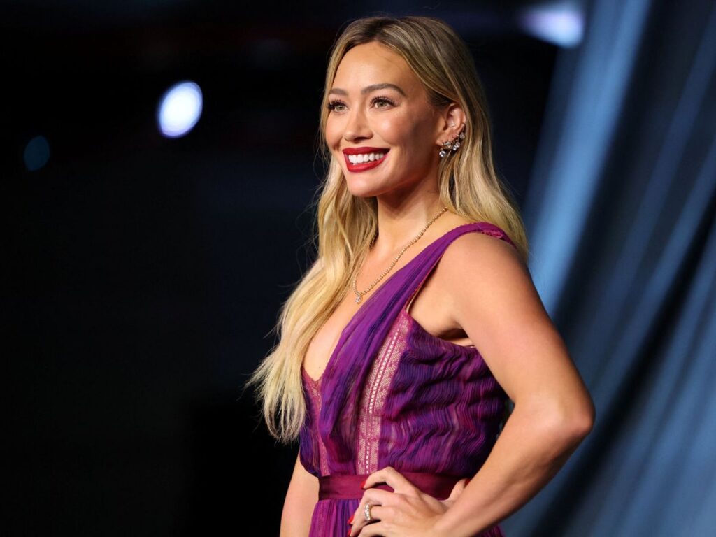 Hilary Duff regresa a los escenarios tras más de una década y emociona con una ola de nostalgia