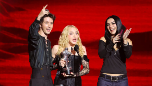 ¿Quiénes ganaron en los MTV VMAs 2026? Lista completa de triunfadores